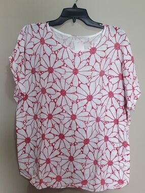 White & Red Floral Short-Sleeve Top - Lightweight Women's Blouse Size